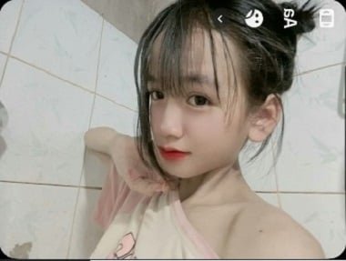 Vo Thi Thu Trang tem uma mama enorme, vagina atraente e inimaginável